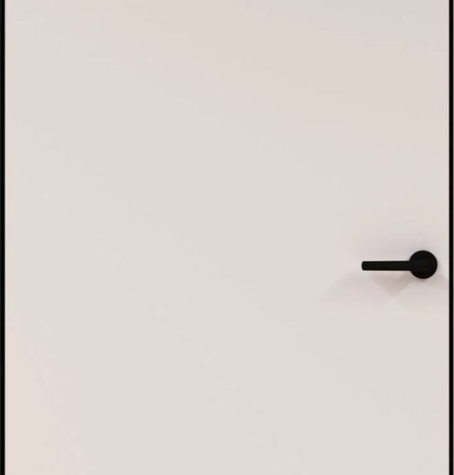 Verdekt liggende deur in decor